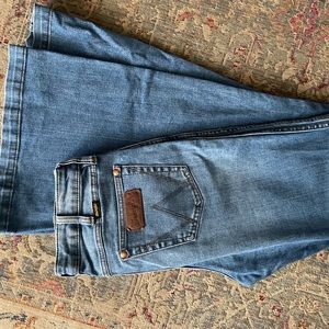 Women’s wranglers 29x36